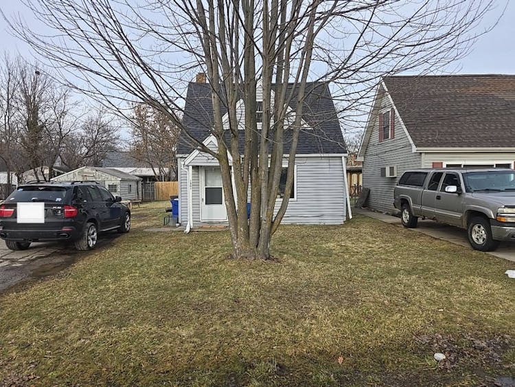 1507 E McLean Ave Burton, MI 48529, Genesee County