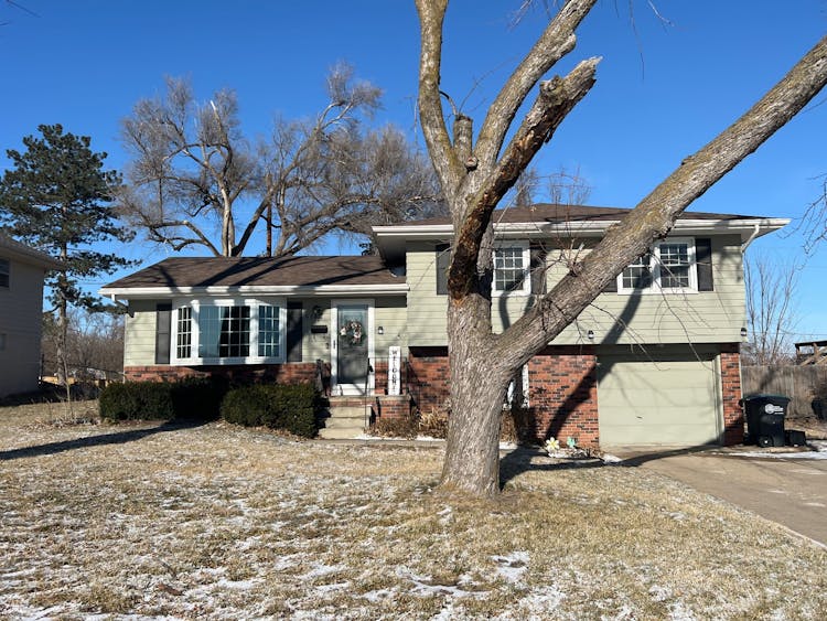 9342 Corby St Omaha, NE 68134, Douglas County