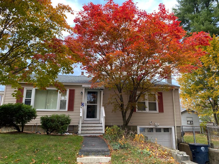 2 Short Avenue Nashua, NH 03064, Hillsborough County