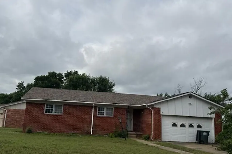 1202 S Poplar Pl Bristow, OK 74010, Creek County