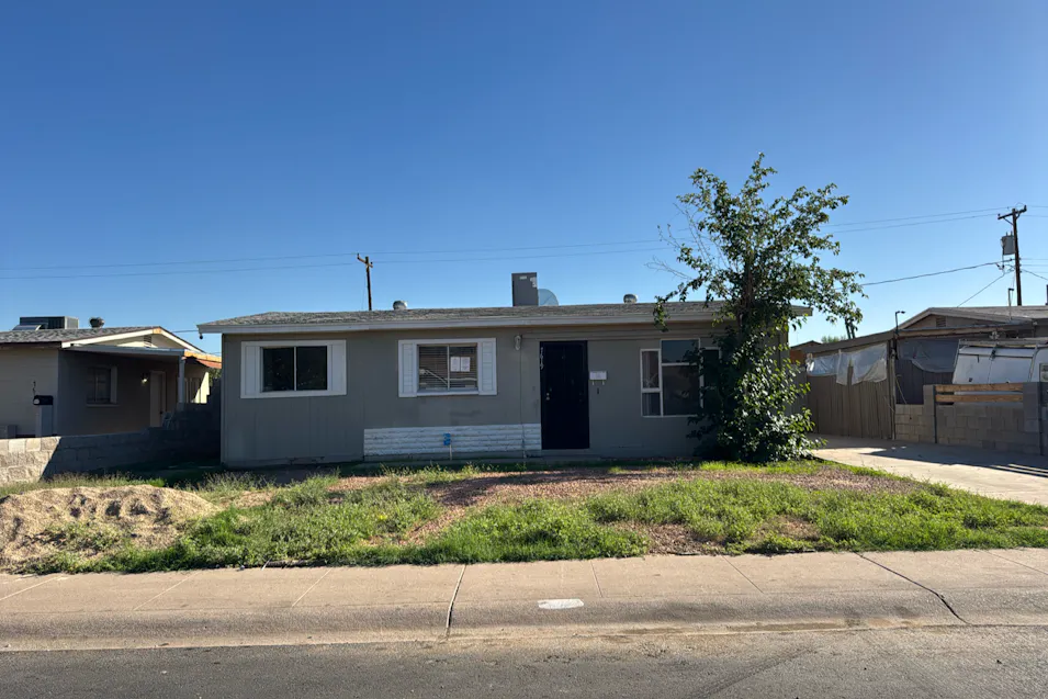 7619 W Clarendon Ave Phoenix, AZ 85033, Maricopa County