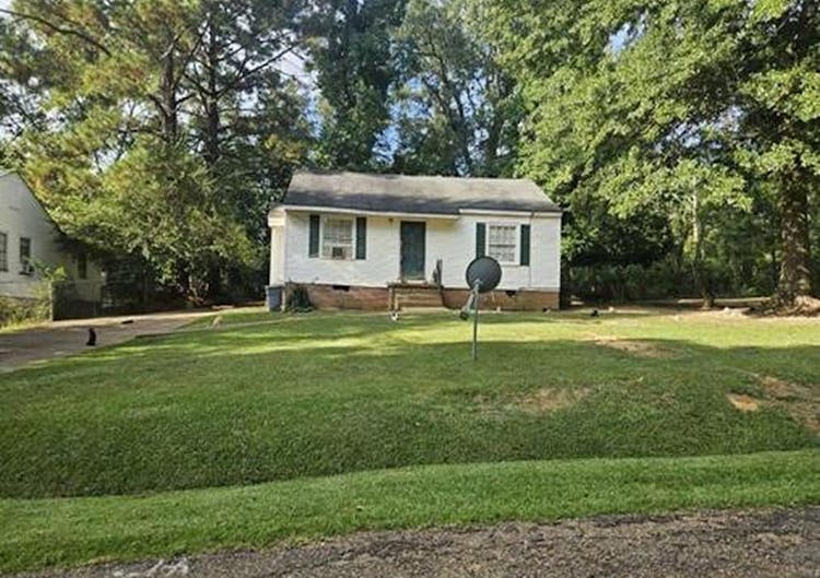 959 Combs Street Jackson, MS 39204, Hinds County