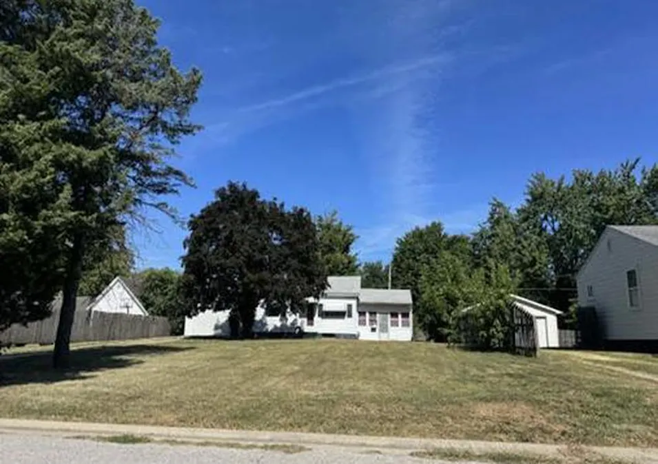 1805 Page Avenue Belleville, IL 62221, St. Clair County