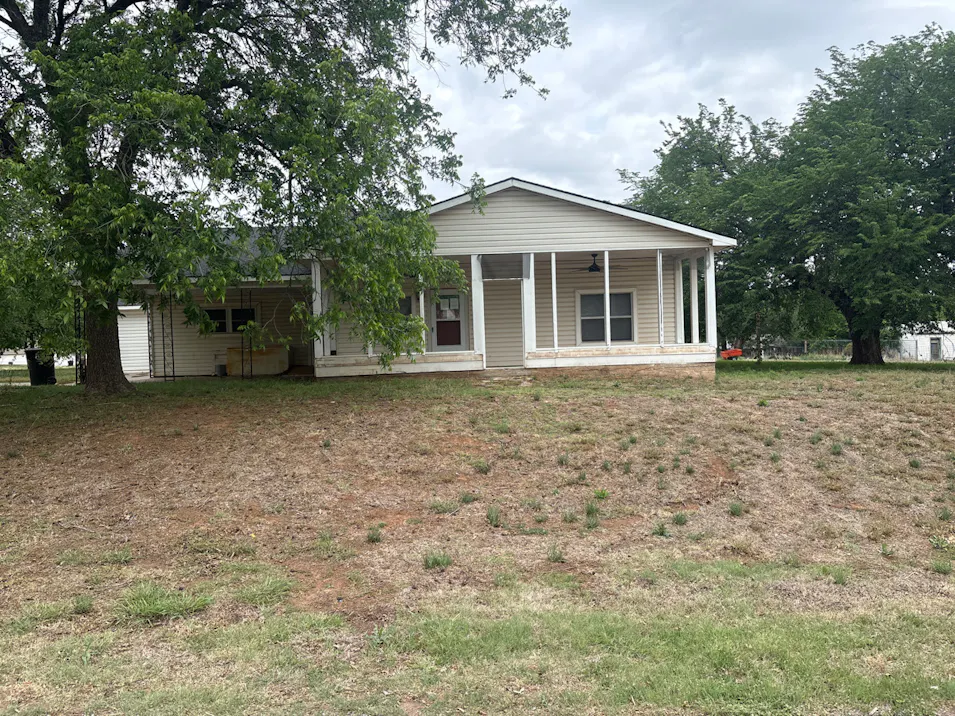 649 A St Arapaho, OK 73620, Custer County