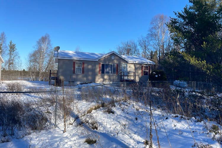 520 Slough Lake Rd Gwinn, MI 49841, Marquette County