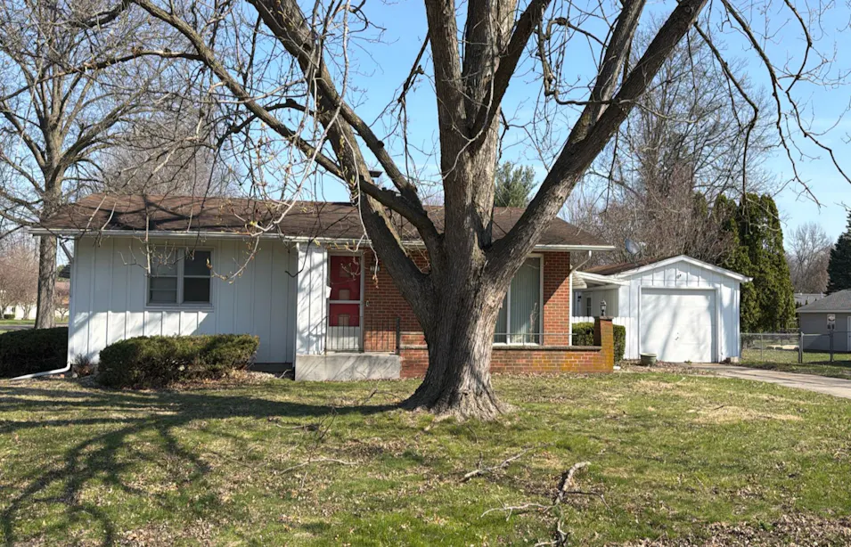 573 Scotch Elm Ln Galesburg, IL 61401, Knox County