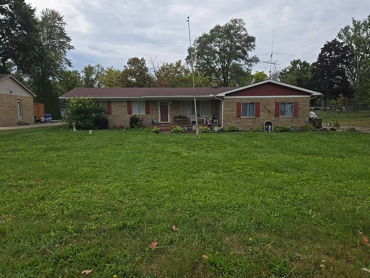 5038 Palomar Dr Flint, MI 48507, Genesee County