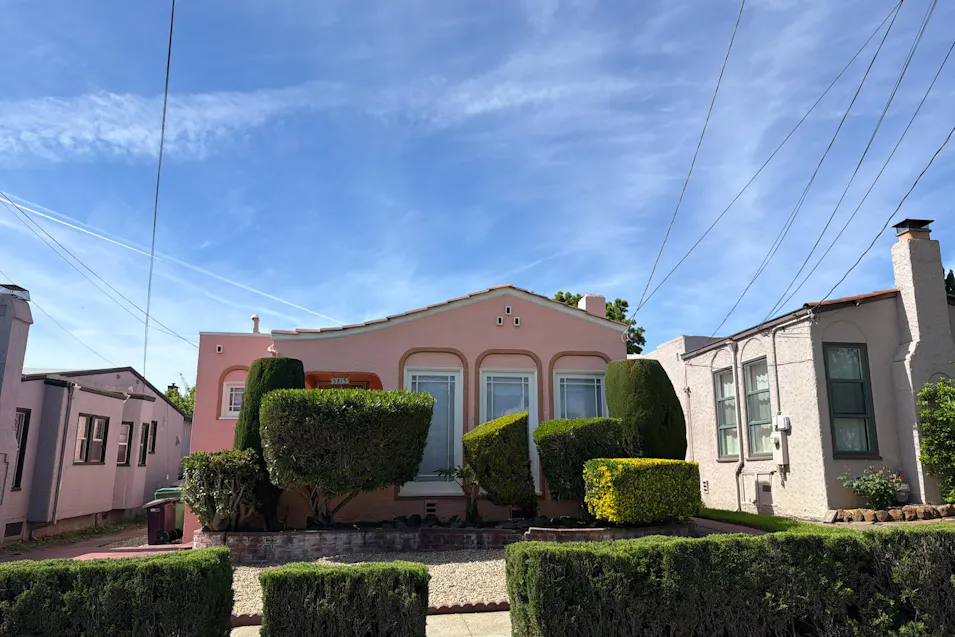 5815 Roberts Ave Oakland, CA 94605, Alameda County