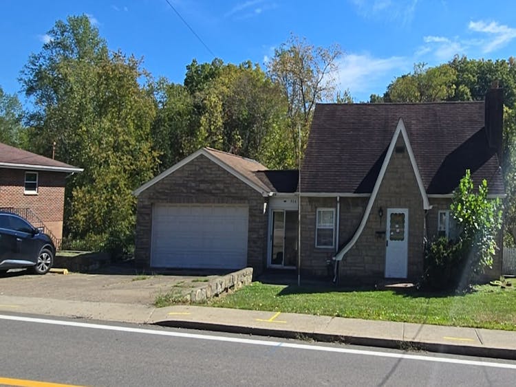 914 Lincoln Dr South Charleston, WV 25309, Kanawha County