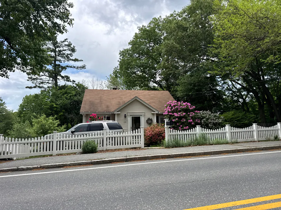 175 Tyngsboro Road Dracut, MA 01826, Middlesex County