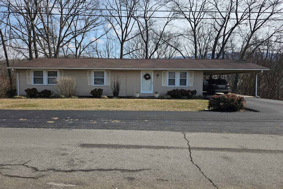 973 Woodland Road Rich Creek, VA 24147, Giles County