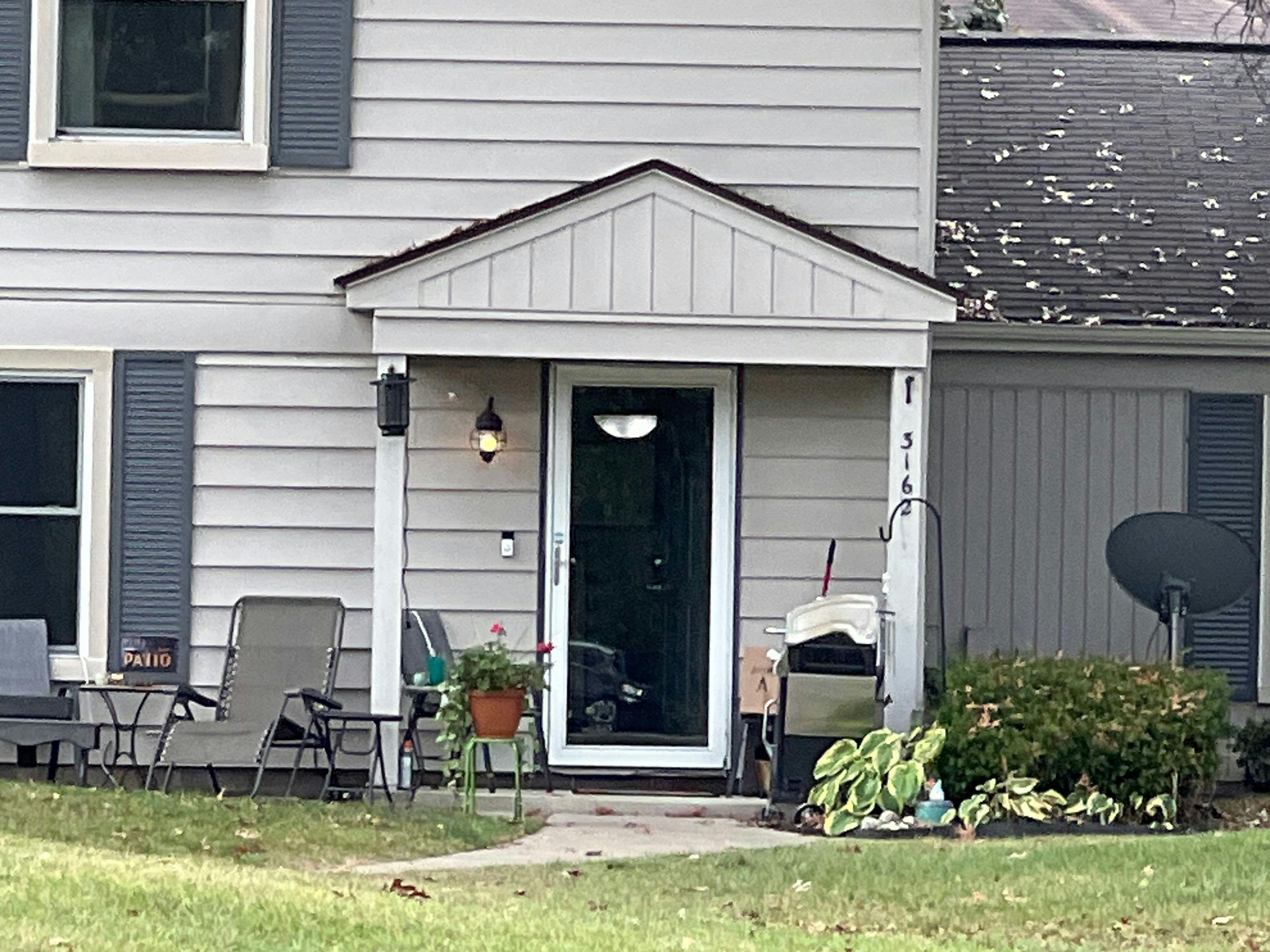 Beechtree Ct, Lake Orion, MI 48360
