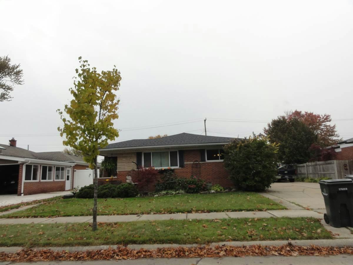 Blackburn St, Saint Clair Shores, MI 48080