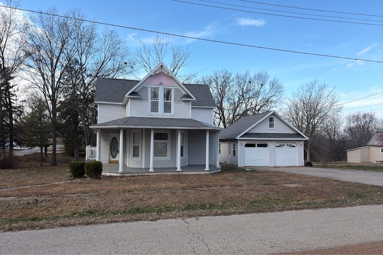 110 Jersey Ave Belle, MO 65013, Maries County