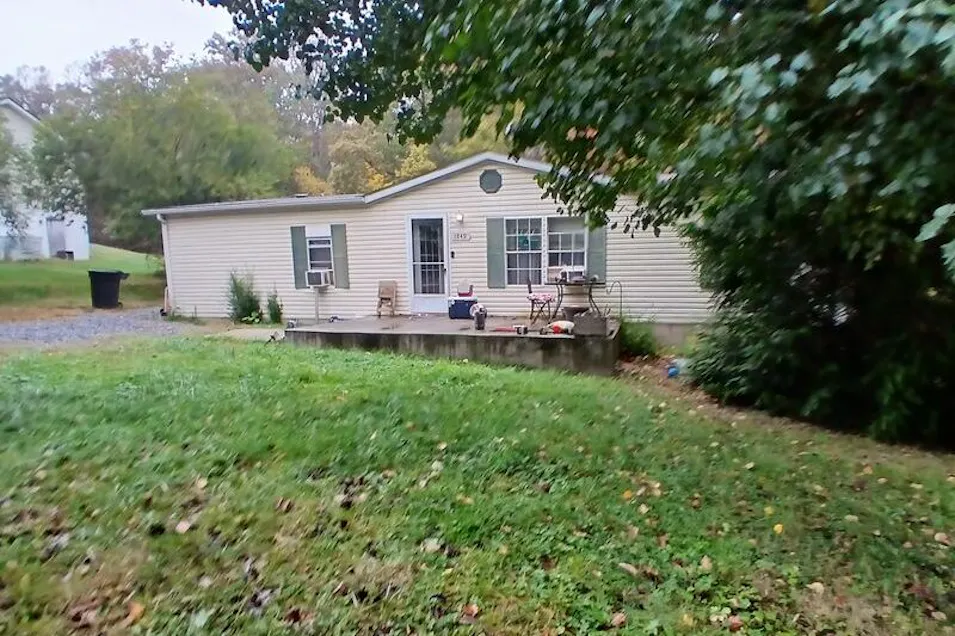 1849 Red Lane Extension Salem, VA 24153, Roanoke County
