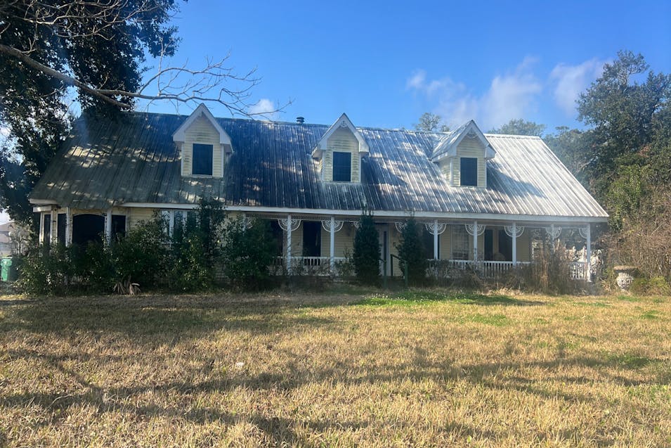 8137 River Rd Westwego, LA 70094, Jefferson County