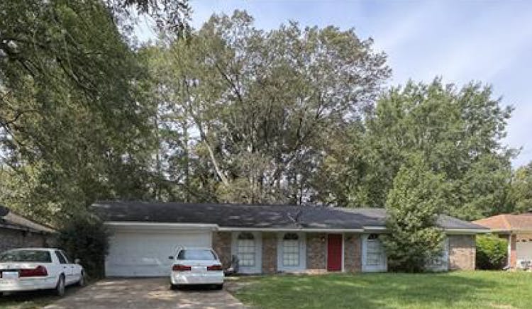 2915 Longwood Dr Jackson, MS 39212, Hinds County