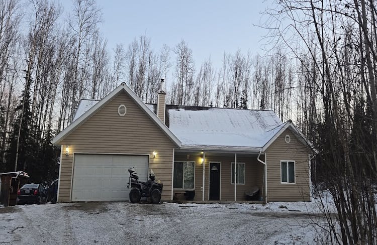 1625 S Elizabeth Dr Wasilla, AK 99623, Matanuska-Susitna County