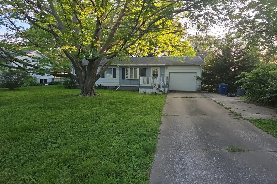 413 Elk St Cambridge, IL 61238, Henry County