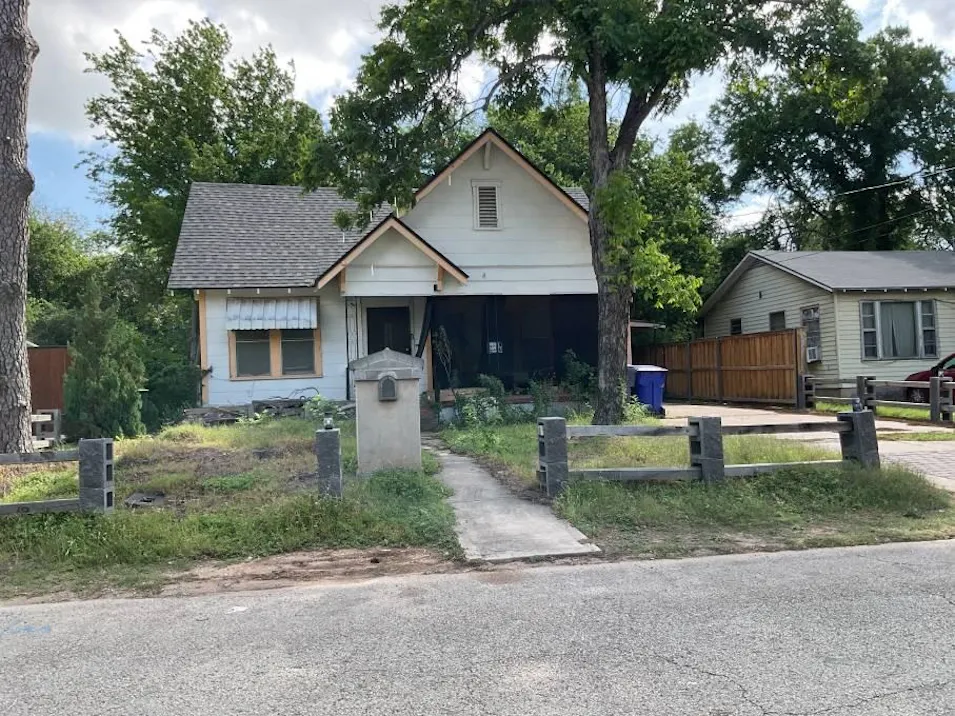 1109 Preston St Waco, TX 76704, McLennan County