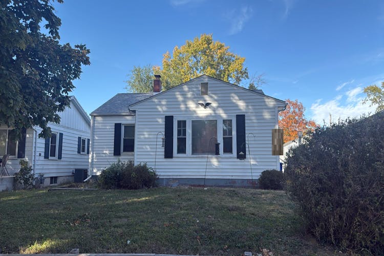 1408 E Vanderhoof St Decatur, IL 62521, Macon County