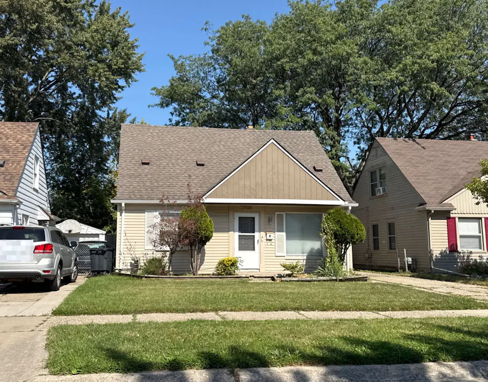 17725 Lincoln Ave Eastpointe, MI 48021, Macomb County