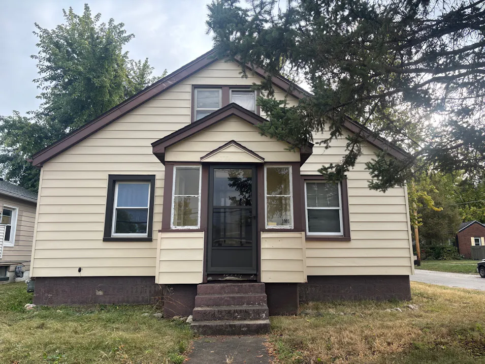 1001 N Western Bloomington, IL 61701, McLean County