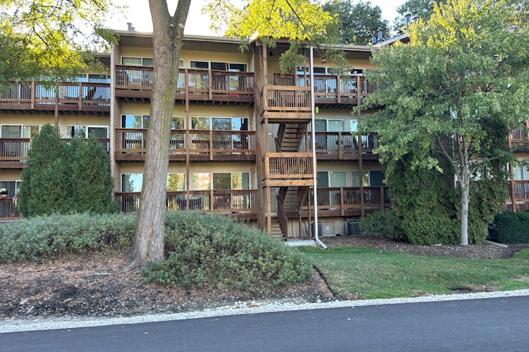 5852 Forest View Rd  Unit E Lisle, IL 60532, Dupage County