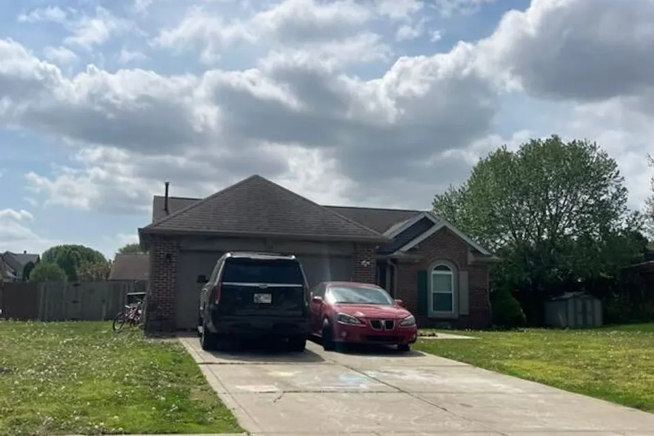 486 West St Whiteland, IN 46184-9371, Johnson County