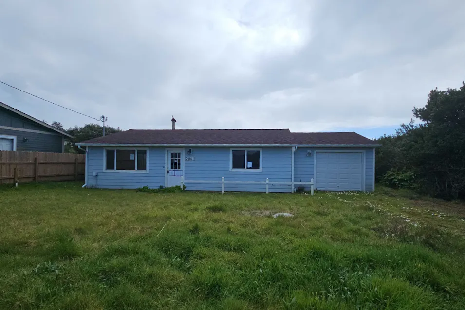 2001 NW Mackey St. Waldport, OR 97394, Lincoln County