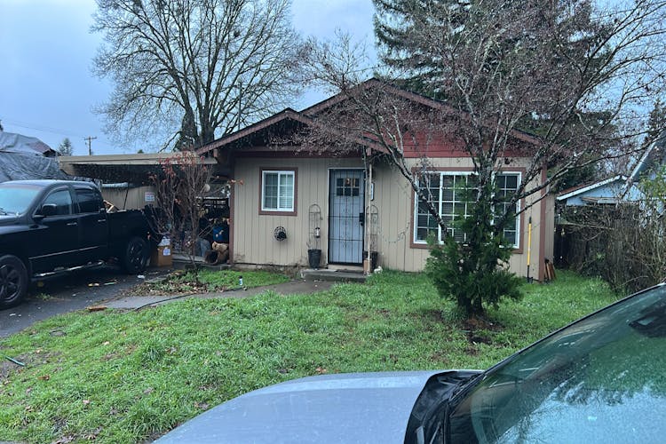 718 SW Westholm Ave Grants Pass, OR 97526, Josephine County