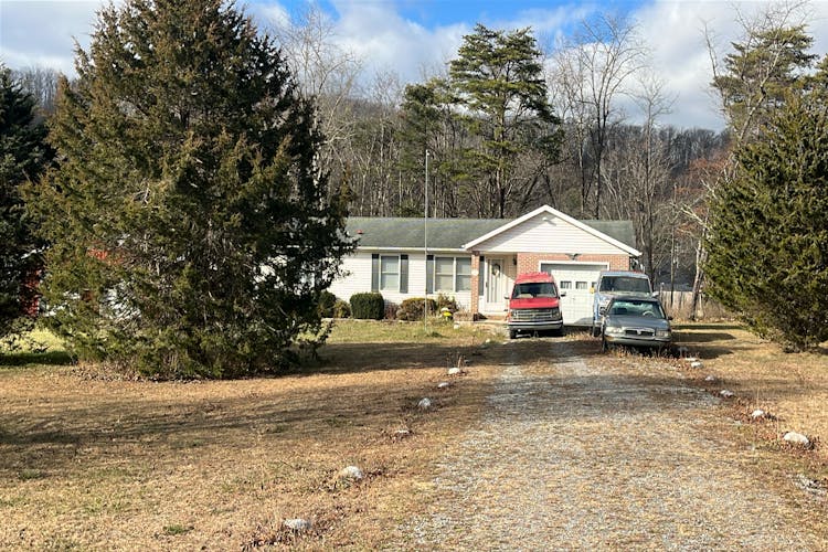 111 Mawani Terrace Berkeley Springs, WV 25411, Morgan County