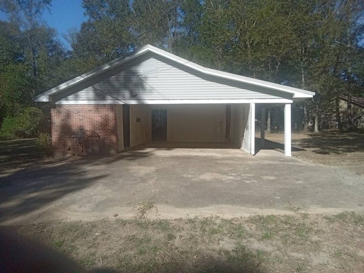 198 Blasingame Dr Columbus, MS 39702, Lowndes County