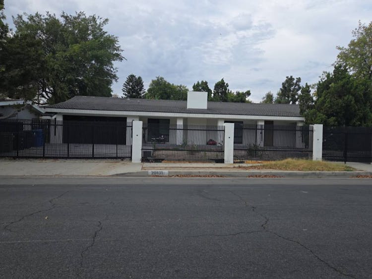 20431 Germain St Chatsworth Area La, CA 91311, Los Angeles County