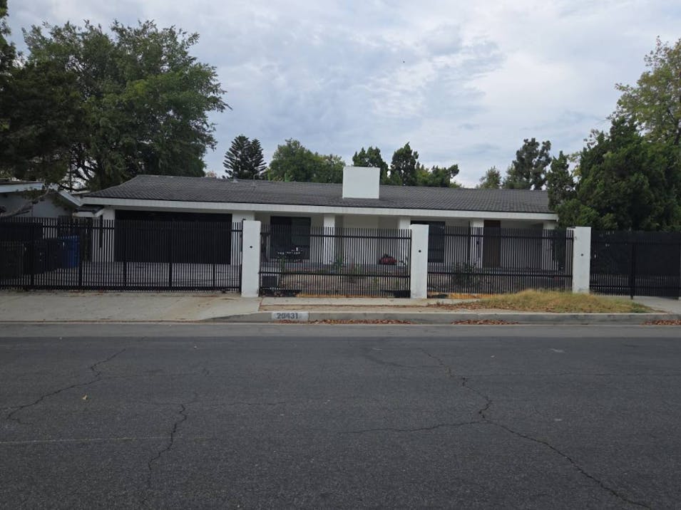 20431 Germain St Chatsworth Area La, CA 91311, Los Angeles County