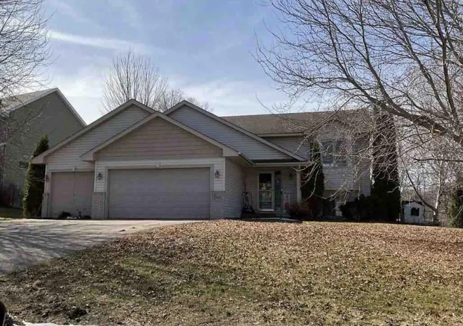 1503 Hidden Trail Mayer, MN 55360, Carver County