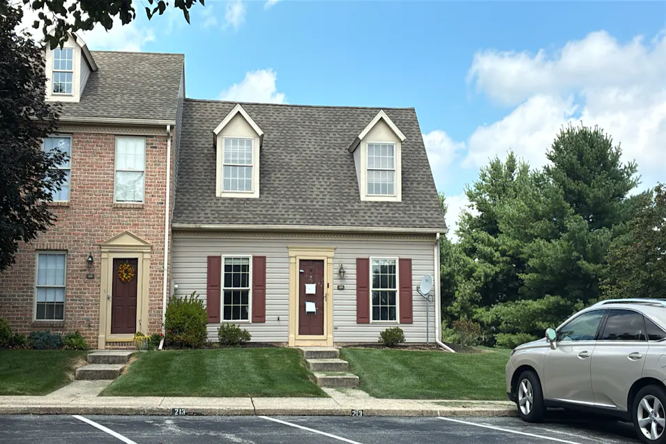 213 Crown Pointe Drive York, PA 17402, York County