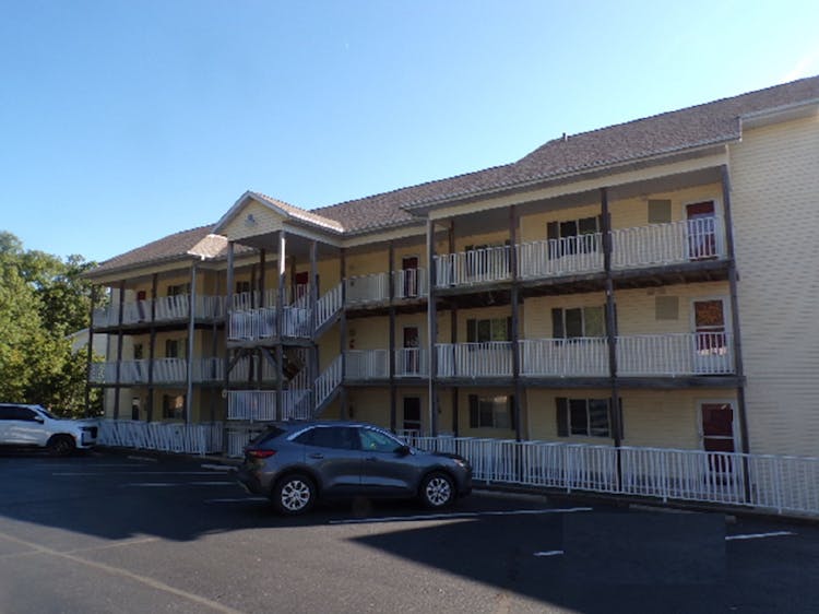 1481 Ledges Dr B24 Osage Beach, MO 65065, Camden County