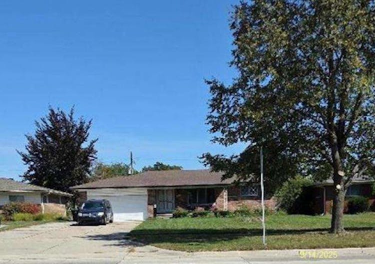 28530 Little Mack Ave Saint Clair Shores, MI 48081, Macomb County