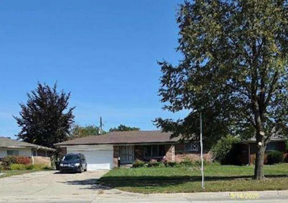 28530 Little Mack Ave Saint Clair Shores, MI 48081, Macomb County