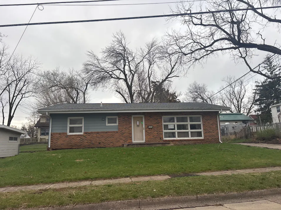 1915 11th Ave Marion, IA 52302, Linn County