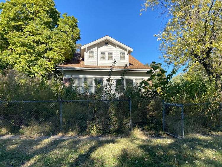 912 Washington Dr South Roxana, IL 62087, Madison County