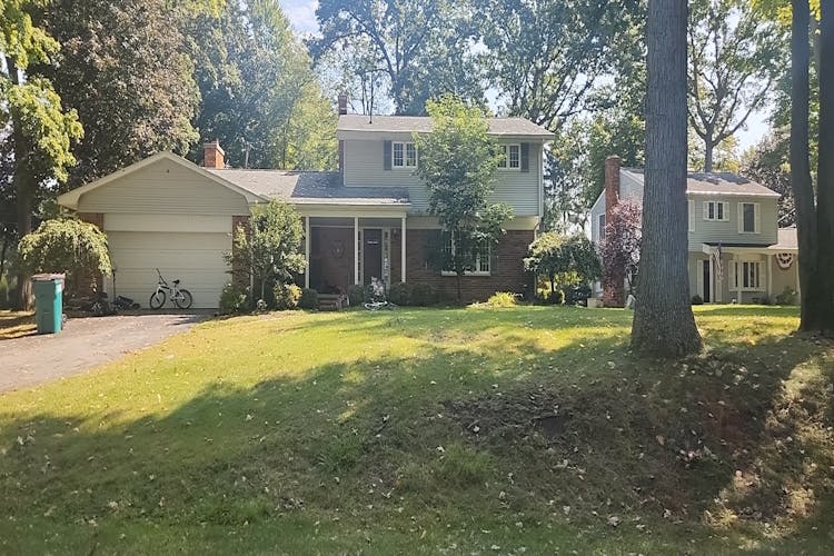 9464 Whipple Shores Dr. Clarkston, MI 48348, Oakland County