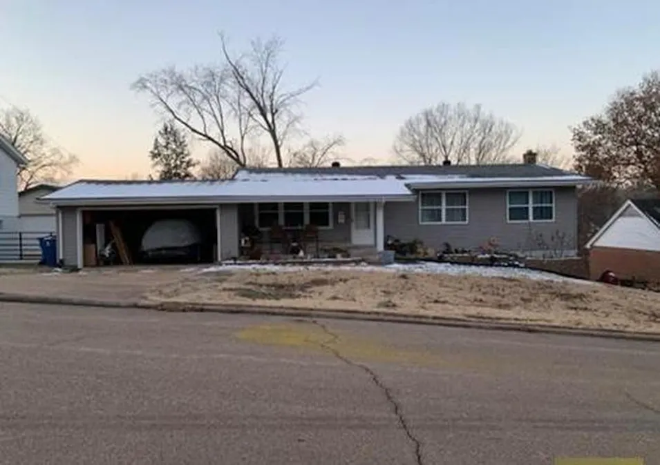 605 W Stone St De Soto, MO 63020, Jefferson County