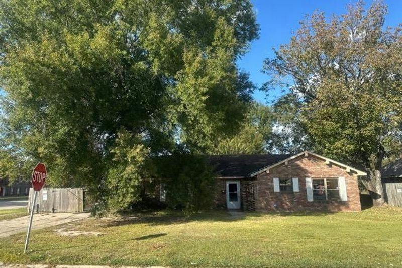 Glenda Dr, Baton Rouge, LA 70815