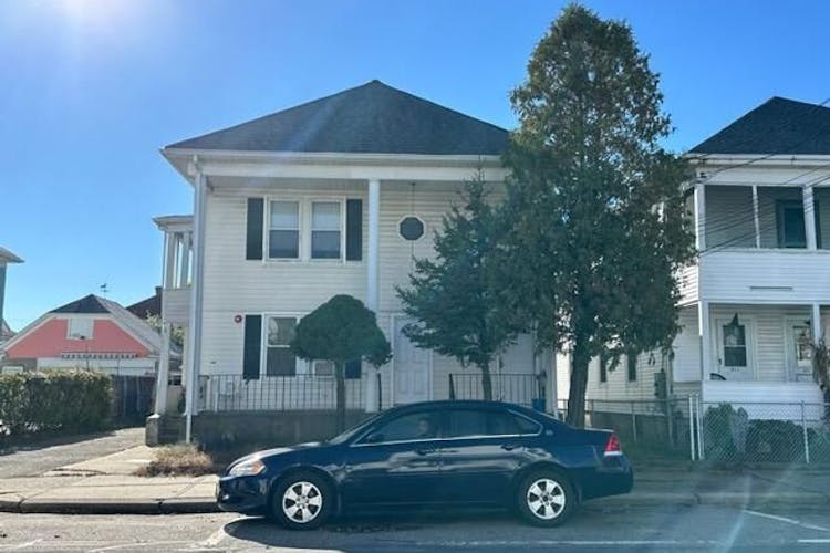 857-859 Central Avenue Aka 857 Central Avenue Pawtucket, RI 02861, Providence County