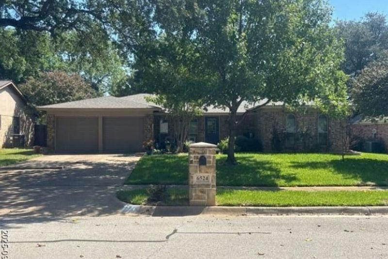 Chilton Dr, North Richland Hills, TX 76182
