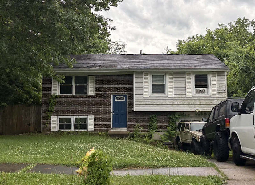 2261 Roxanna Dr