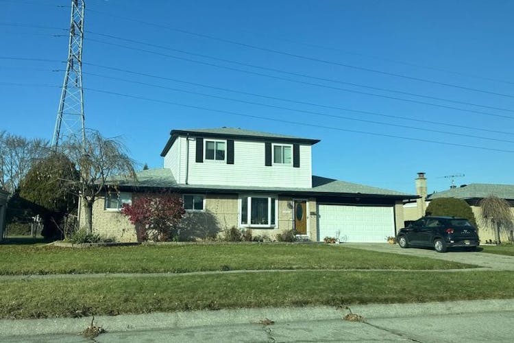 33323 McCoy Dr Sterling Heights, MI 48312, Macomb County