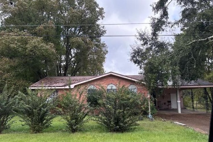 605 1st St NE Magee, MS 39111, Simpson County